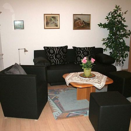 70M² Grosses Apartment Mit Gartenzugang Vídeň Exteriér fotografie
