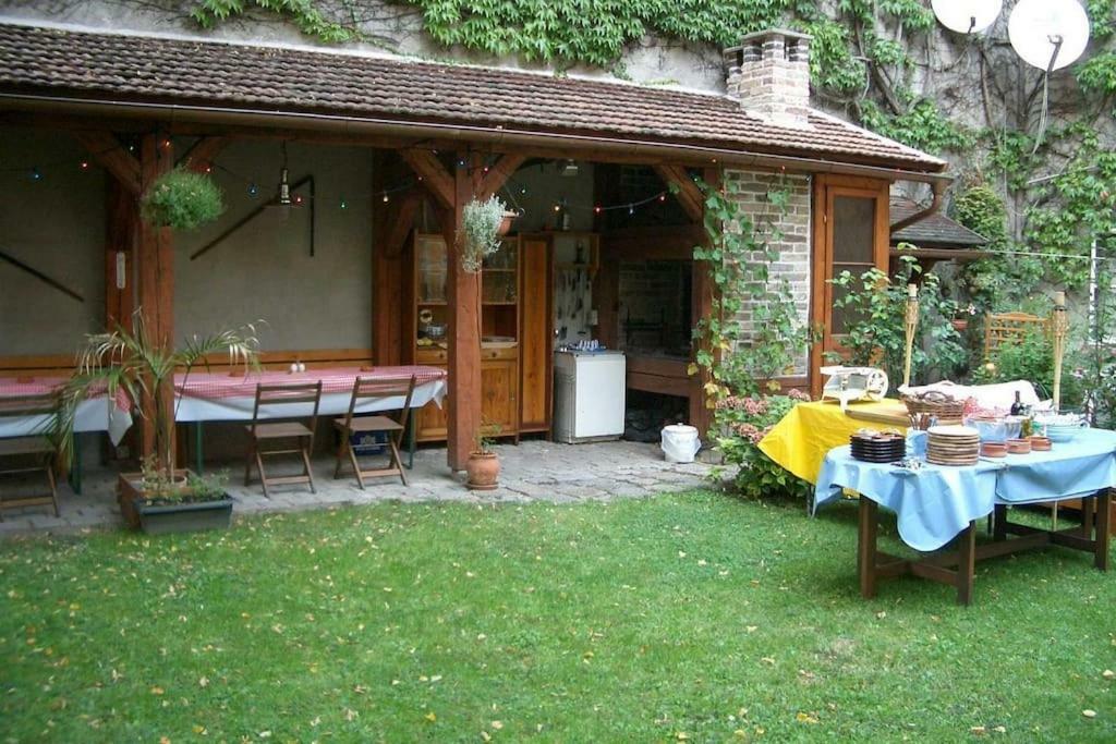 70M² Grosses Apartment Mit Gartenzugang Vídeň Exteriér fotografie